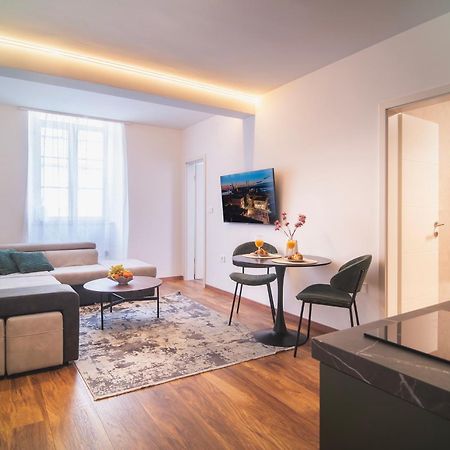 D&A Amphitheatre Premium Apartments With Free Parking PUY 외부 사진