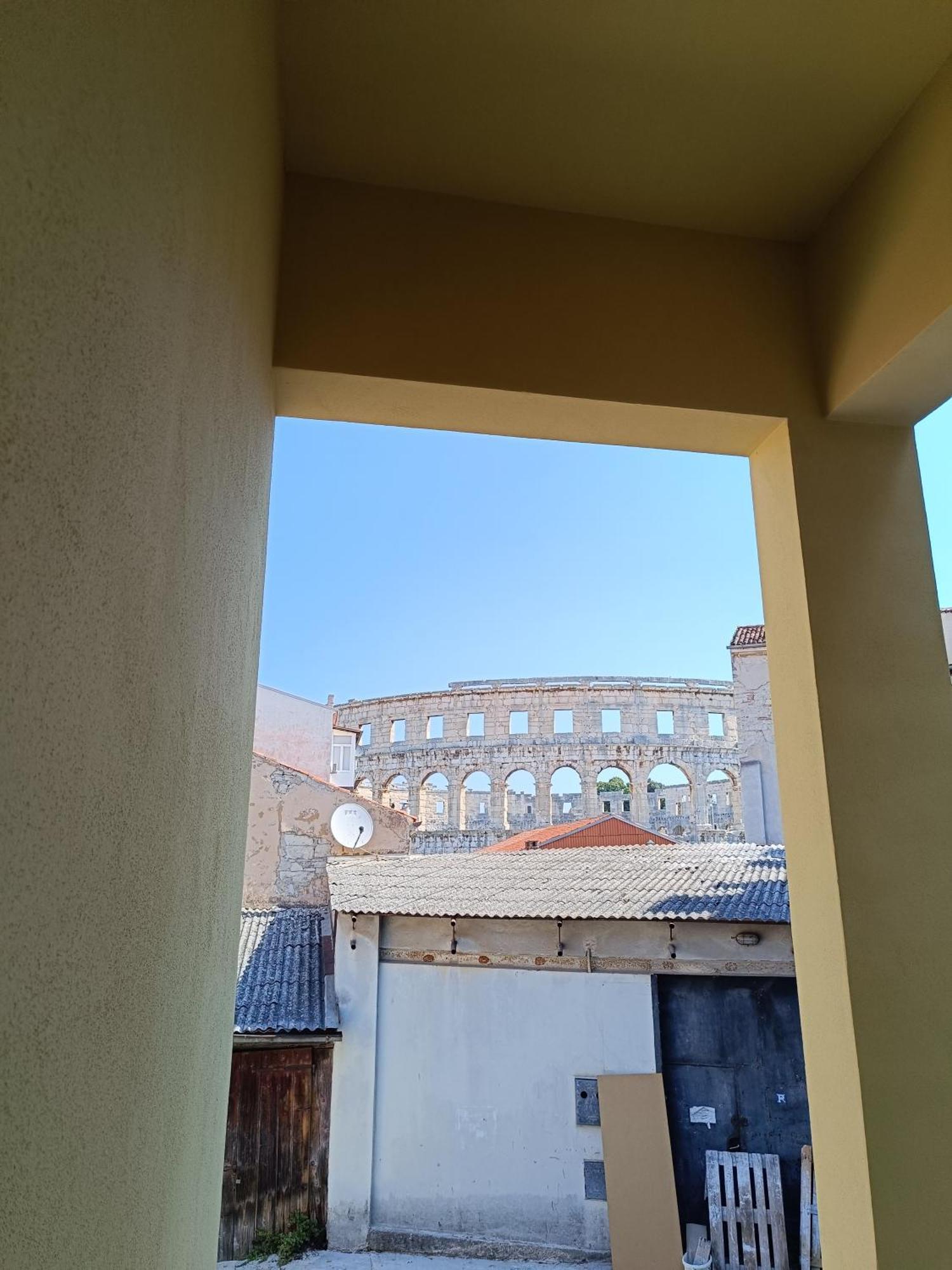 D&A Amphitheatre Premium Apartments With Free Parking PUY 외부 사진