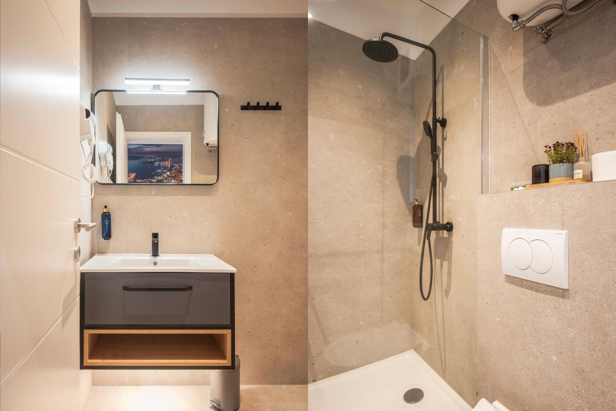 D&A Amphitheatre Premium Apartments With Free Parking PUY 외부 사진
