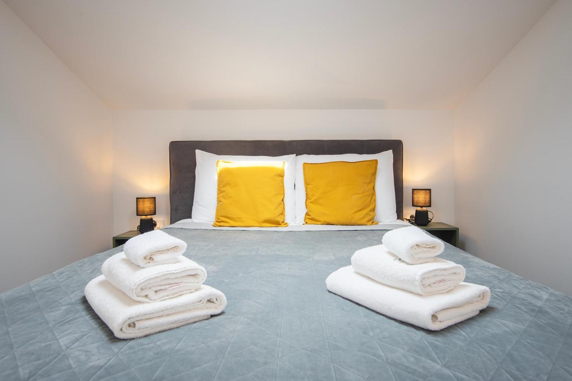 D&A Amphitheatre Premium Apartments With Free Parking PUY 외부 사진